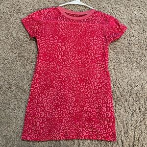 Small pink t shirt
